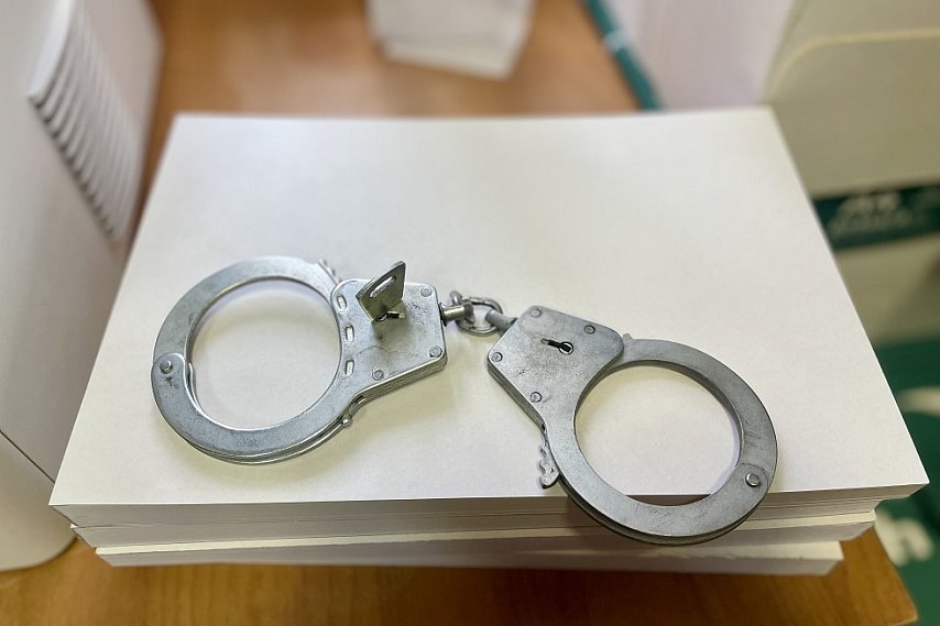 Оскольчанку, приехавшую искать тайник в Губкинский округ, задержали полицейские