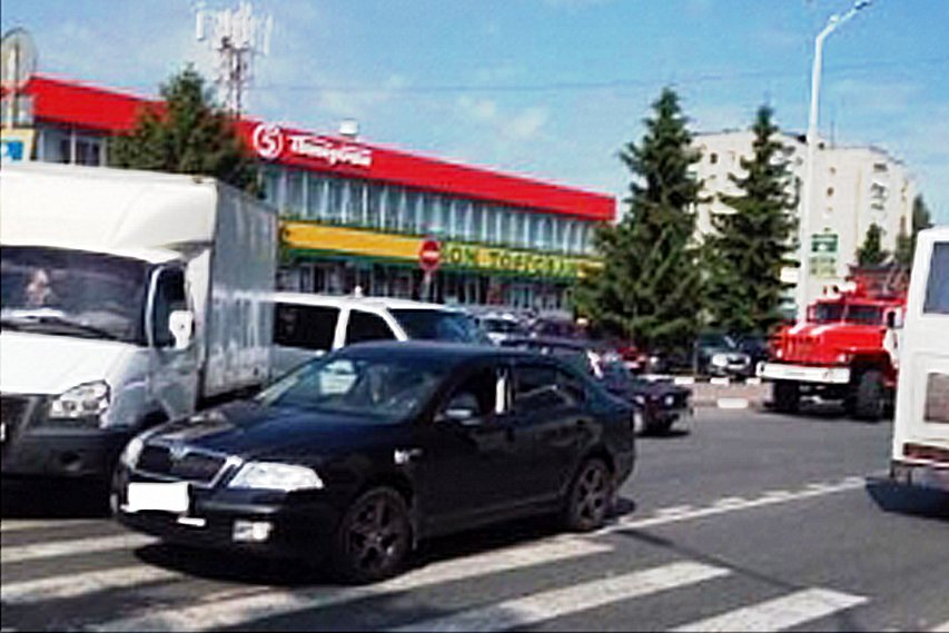 Женщина, сбитая в Губкине, осталась жива, а пешеход в Белгороде скончался на месте ДТП