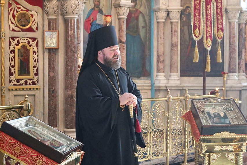Епископ Софроний поздравил православных Губкина с Пасхой 
