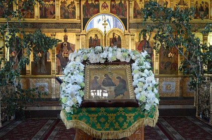 Храмы Губкина поделились расписанием богослужений на Троицу