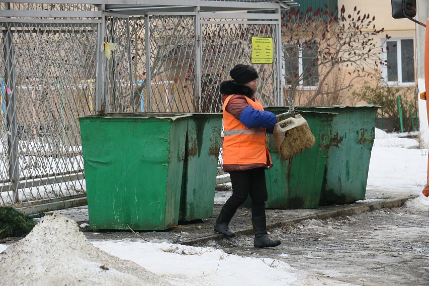 В губкинских дворах заменят все мусорные контейнеры