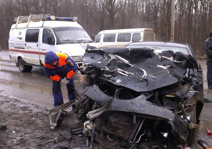 Трактор врезался в джип: водитель и пассажир иномарки погибли на месте