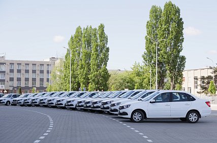 Губкинская ЦРБ получила два новых автомобиля