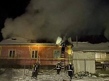 За ночь и утро в Губкинском округе горели жилой дом и микроавтобус