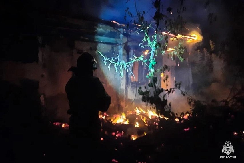 Пожар вспыхнул в жилом доме в Губкинском округе