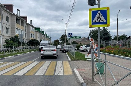 Макеты пешеходов и новые светофоры установили в Губкине