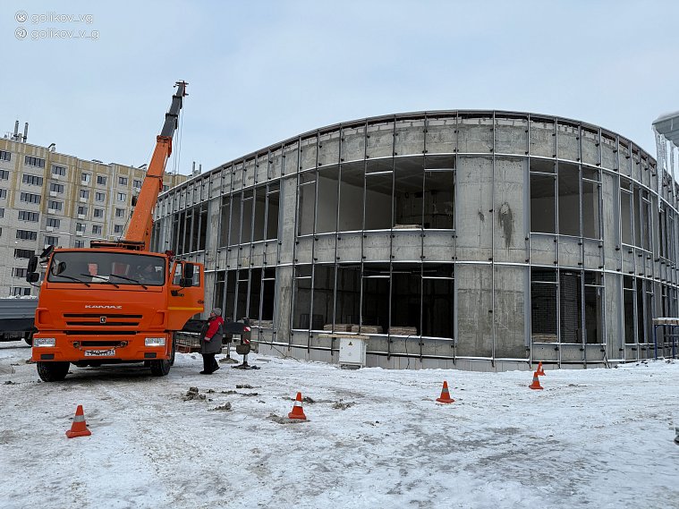 Василий Голиков рассказал о ходе строительства художественной школы в Губкине