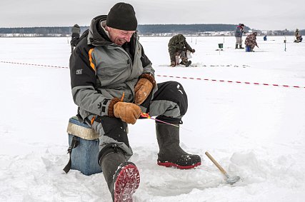 Рыбалка объединяет: в ловле на мормышку соревновались… династиями