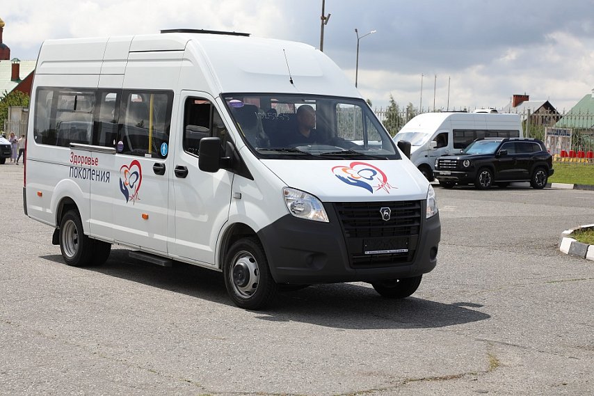 К вам едет поликлиника. Губкинская ЦРБ получила новый автомобиль