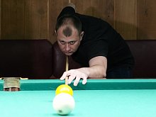 Голова, руки и мастерство: чем игра в бильярд помогает Владимиру Золотых в работе