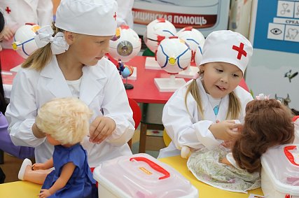 Игры со смыслом: три детских сада Губкина получили игровое медицинское оборудование 