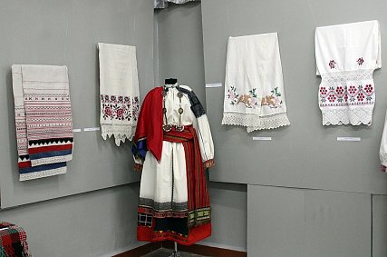 В Губкине открыли выставку женского рукоделия с XVIII века до наших дней