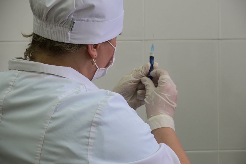 Почти 300 тысяч жителей Белгородской области привились первым компонентом вакцины от коронавируса
