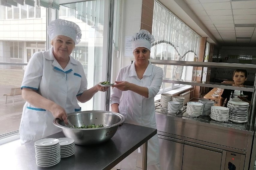 Ольгу Астанину из Губкина признали лучшим школьным поваром Белгородской области