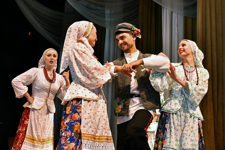 Концерт Государственного кубанского казачьего ансамбля «Криница» прошёл в Губкине