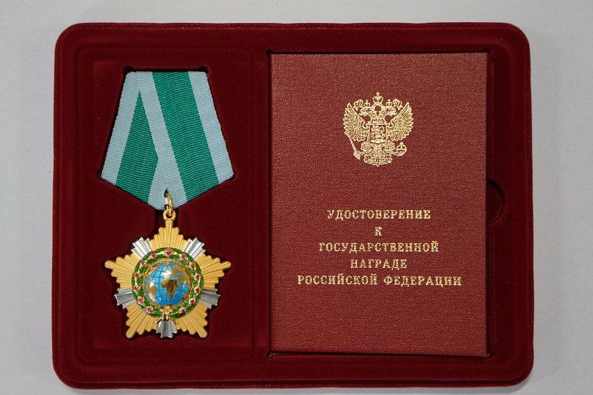 Владимир Путин наградил губкинцев орденом и медалями