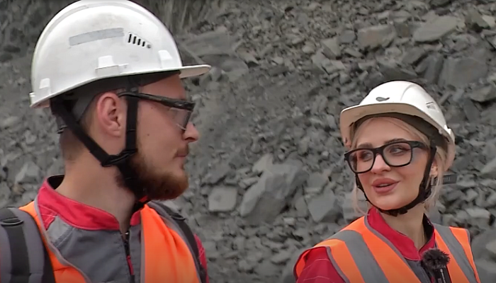 Сюжет о сотрудниках ЛГОКа Станиславе и Анне Хоронжиных ко Дню маркшейдера с