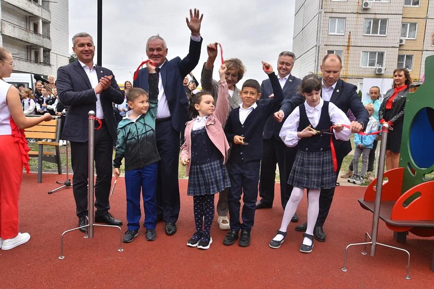 Фонд Поколение» открыл детскую игровую площадку в микрорайоне Журавлики