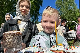Православные губкинцы освятили куличи и яйца
