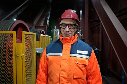 «Похоже на работу сапёра»: как губкинец Сергей Кривошеев лечит экскаваторы