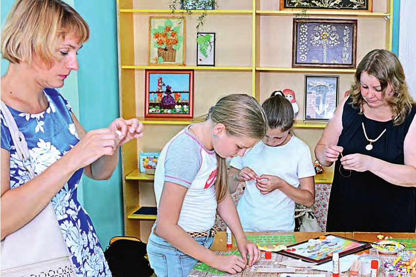 В Губкине появилась «Радуга творчества» — семейная мастерская при подростковом клубе «Комета»