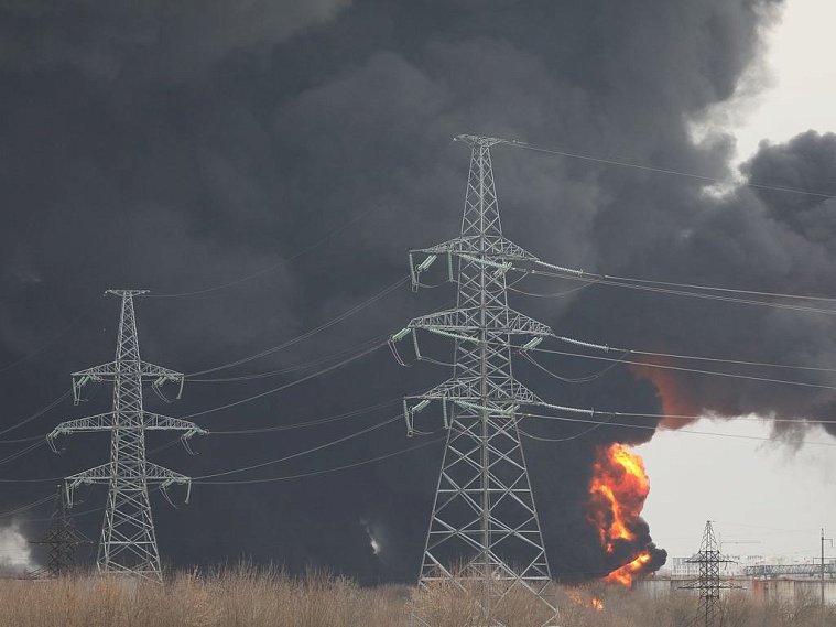 Проблем с топливом из-за пожара на крупнейшей нефтебазе в Белгородской области нет