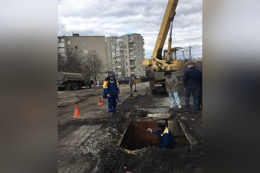 В Губкине во время ремонта дорог повредили трубы теплосетей