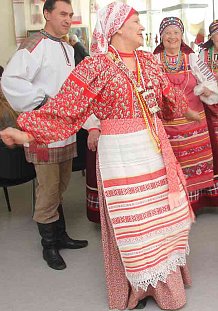 Конкурс-дефиле народных костюмов "Русская палитра"