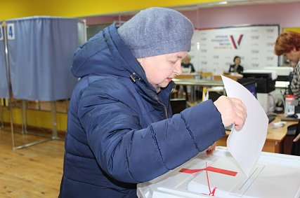 Более 70 % избирателей проголосовали в первый день выборов президента в Губкинском округе