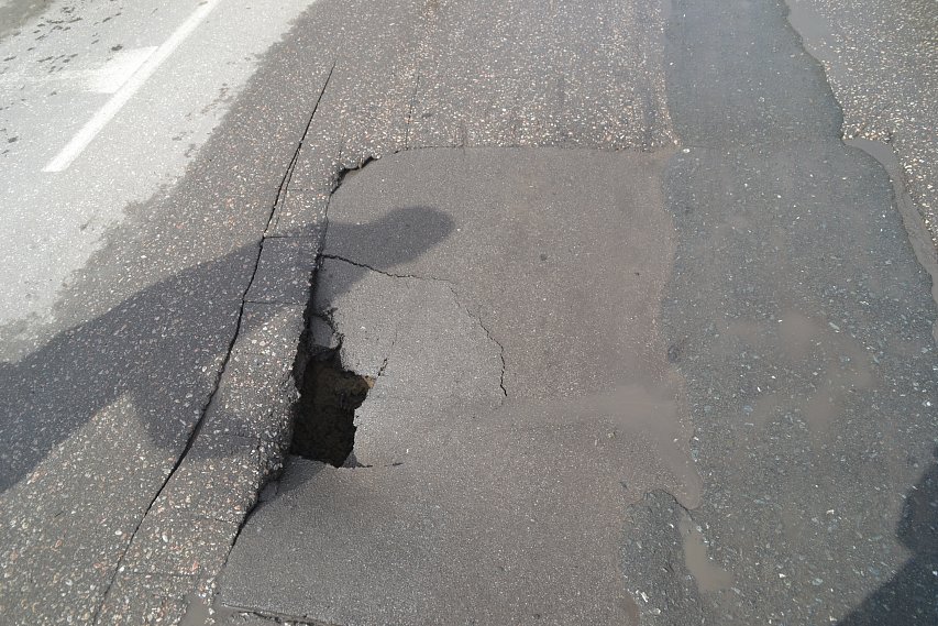 Житель Белгорода добился возмещения ремонта иномарки, пострадавшей из-за выбоины на дороге 