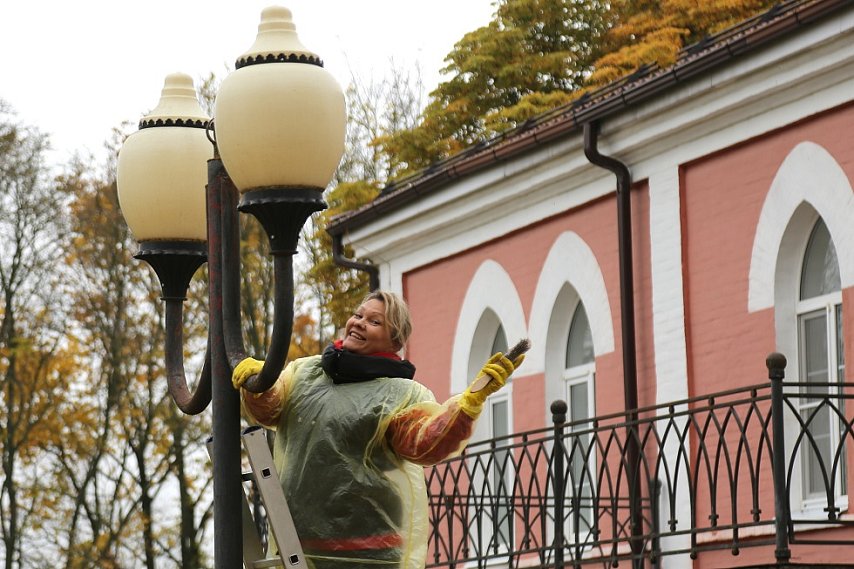 Волонтёры Лебединского ГОКа провели субботник в музее-усадьбе В.Ф. Раевского