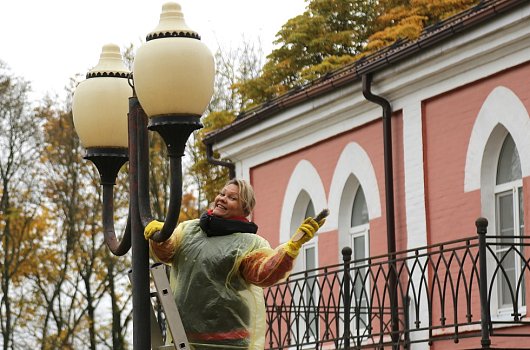 Волонтёры Лебединского ГОКа провели субботник в музее-усадьбе В.Ф. Раевского