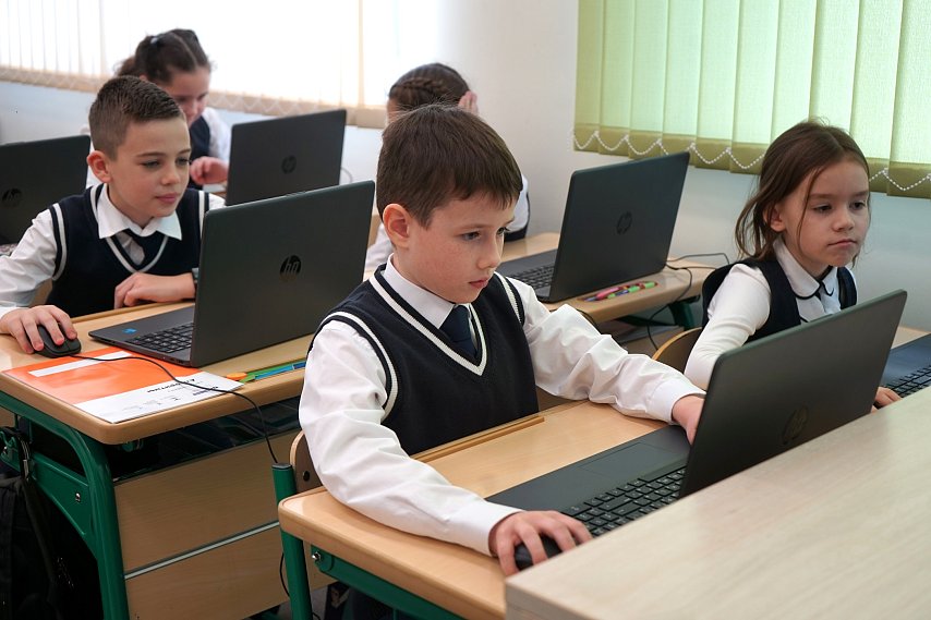 Металлоинвест выделил 400 млн рублей на приобретение 4 тысяч ноутбуков для школ Белгородской области