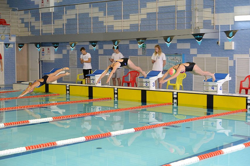 «Вызов металлургов» в Губкине прошли соревнования по плаванию