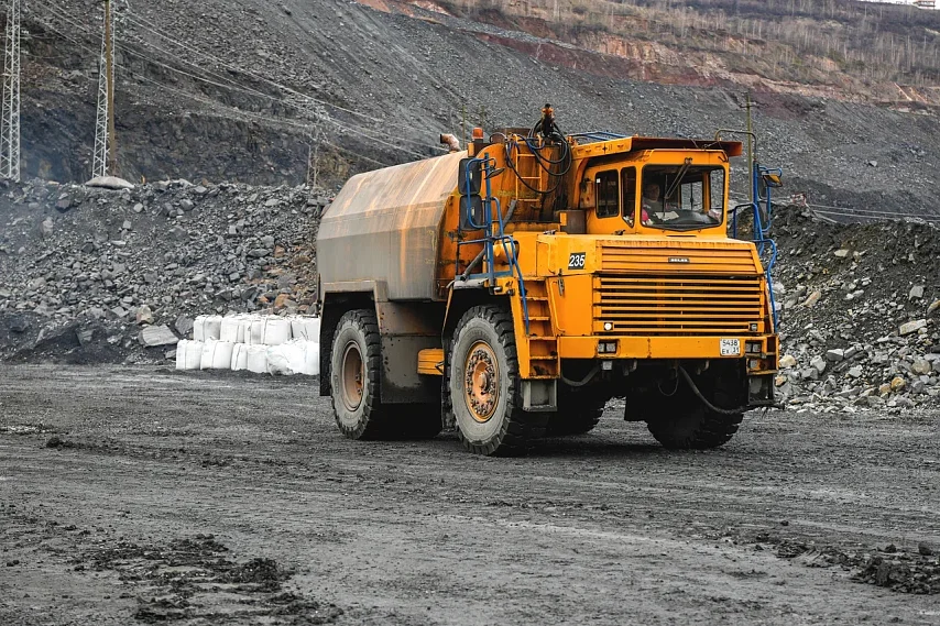 Как лебединцы готовят карьер к зиме