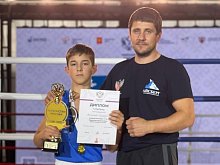 Серафим Анненков из Губкина одержал победу на первенстве России по боксу