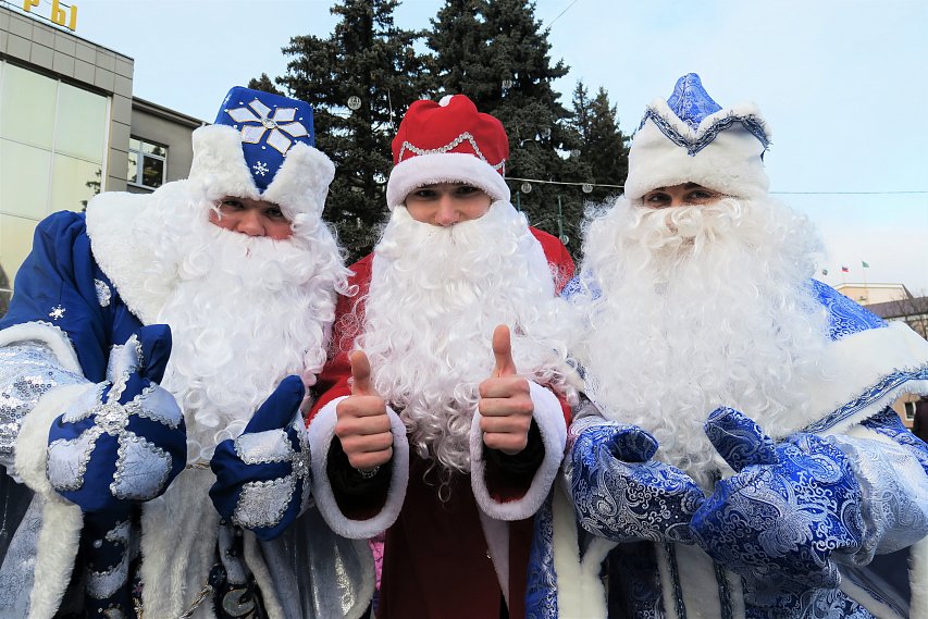 Фоторепортаж с парада Дедов Морозов в Губкине