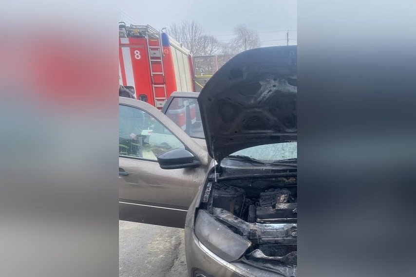 «Девятка» и «Лада Гранта» горели в Губкине