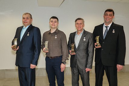 Водитель автотракторного управления Лебединского ГОКа стал лауреатом премии имени Алексея Угарова