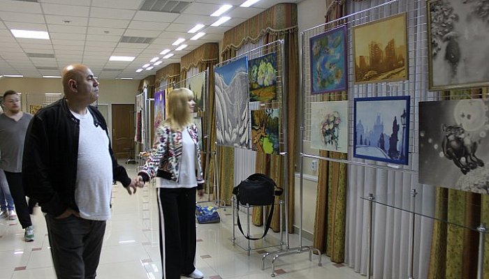 Выставка картин "Мир искусства" открылась в ЦКР "Форум"