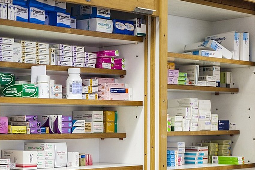 В губкинской аптеке лекарства хранились с нарушениями