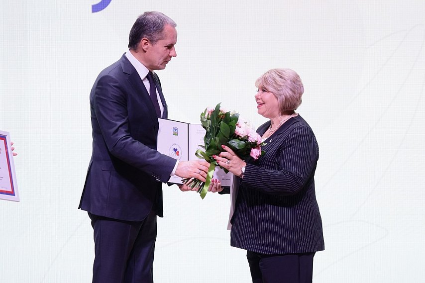 Руководитель соцзащиты Губкина Светлана Рудакова стала лауреатом премии Павла Бедненко