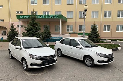 ЦРБ Губкина получила два новых автомобиля