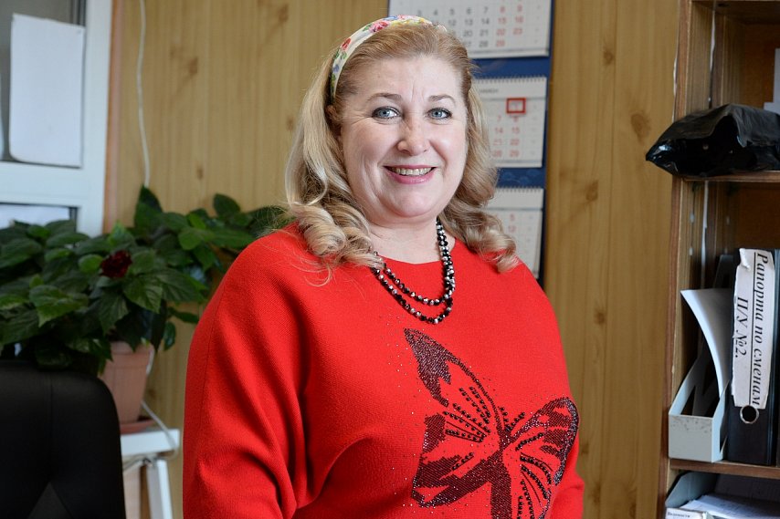 Работница Лебединского ГОКа Ирина Бантюкова накануне 8 Марта приняла поздравления от сотни мужчин