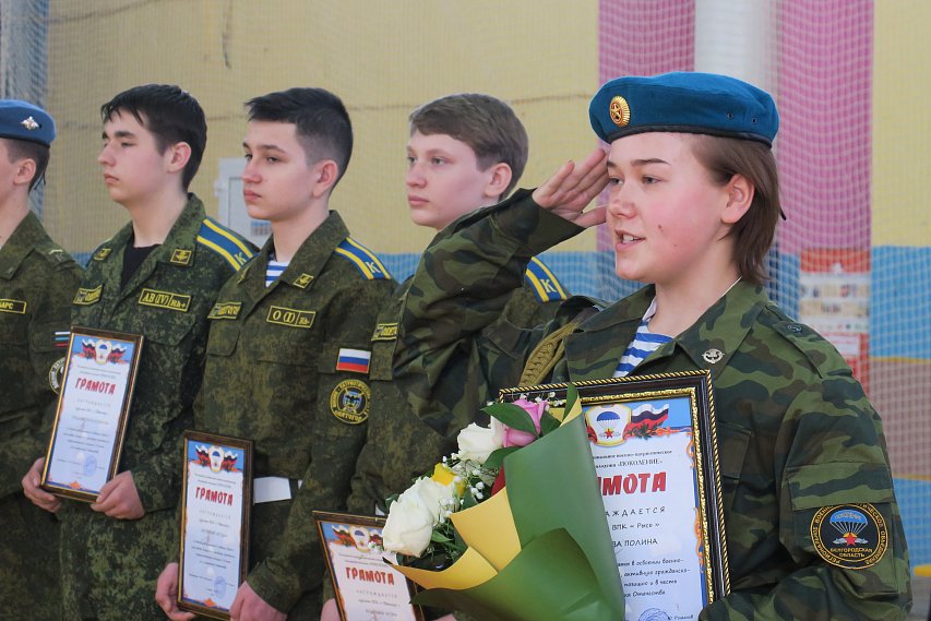 Военно-патриотические клубы Губкина получили подарки и награды к 23 февраля