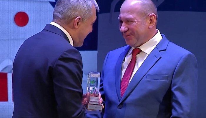 На ОЭМК и ЛГОКе отметили трудовые достижения коллективов и назвали обладателей звания «Человек года»