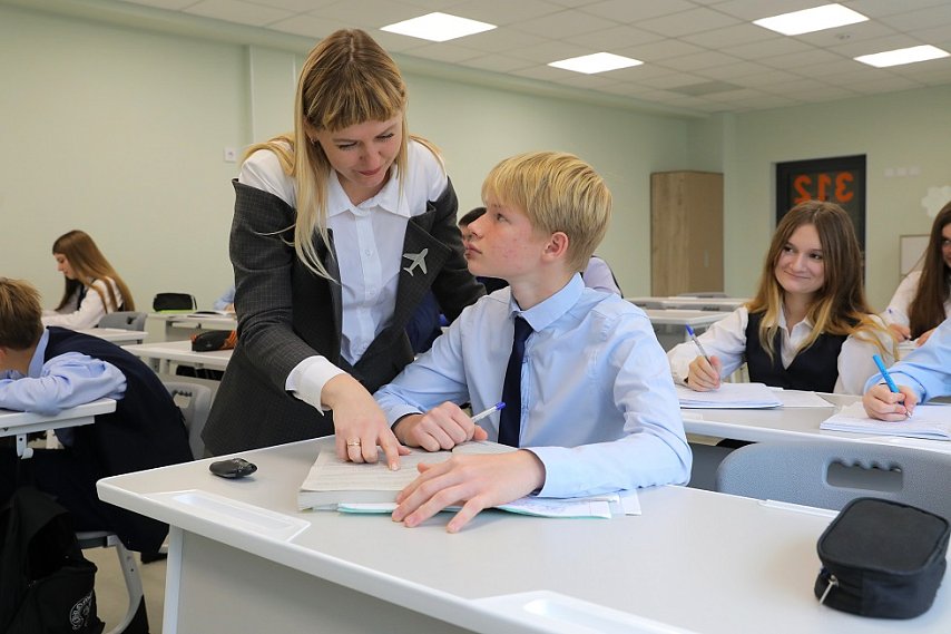 Почему уроки Ирины Рыжковой из губкинской школы № 17 превращаются в путешествия во времени 