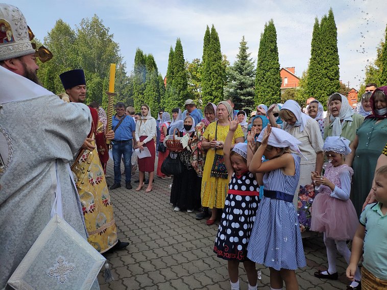 Как православные Губкина отпраздновали Яблочный Спас