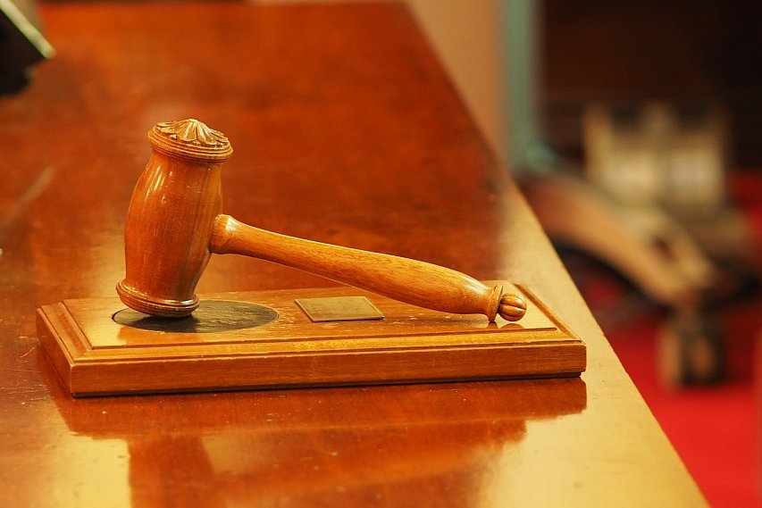 Подростка из Губкина приговорили к исправительным работам за хищение денег с помощью бота 