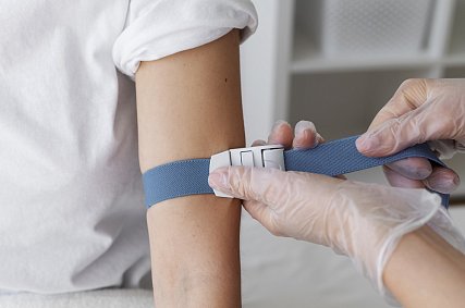 Школьники Губкина отработали навыки остановки кровотечения на медицинском мастер-классе 